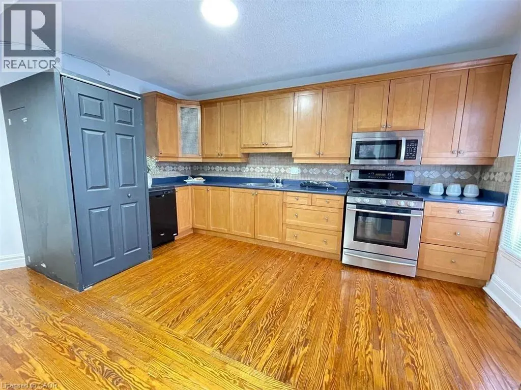 229 LOCKE Street S