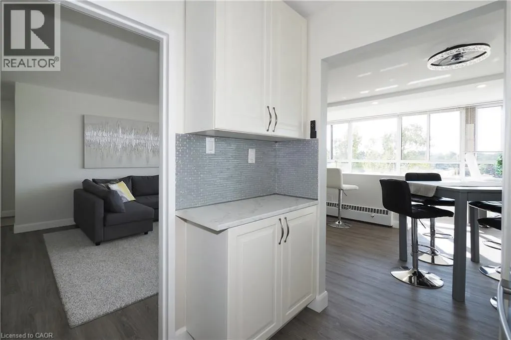 24 MIDLAND Drive Unit# 406, #406