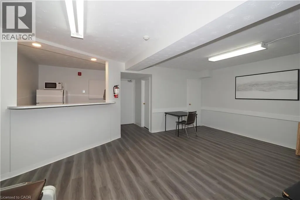 24 MIDLAND Drive Unit# 406, #406