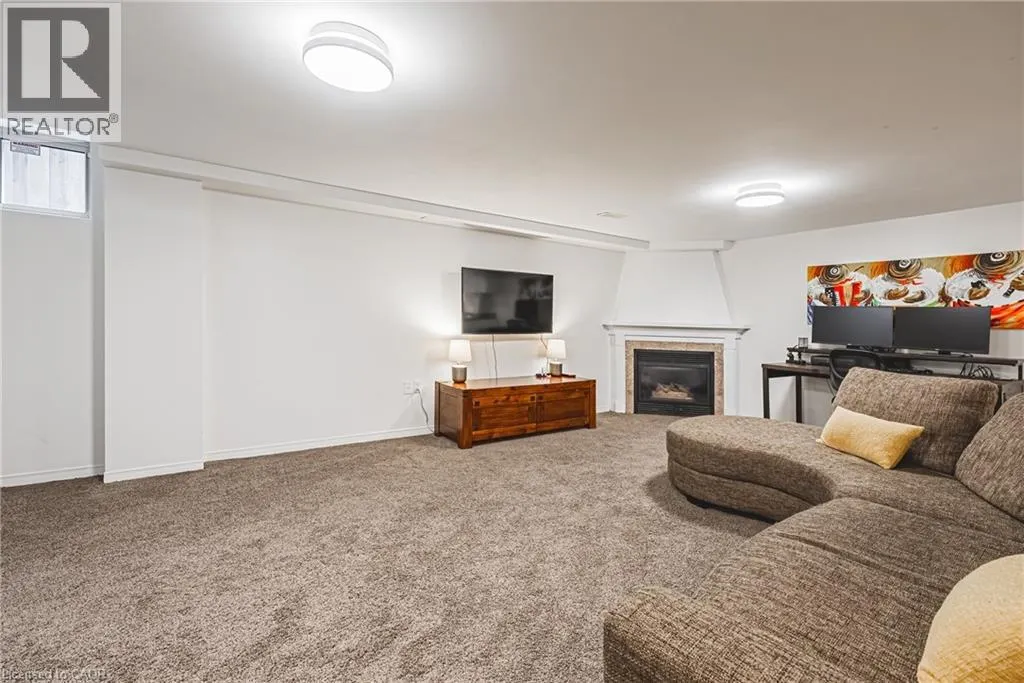 6 WINDMILL Place