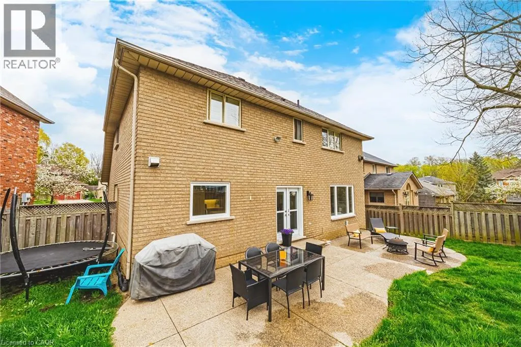 6 WINDMILL Place