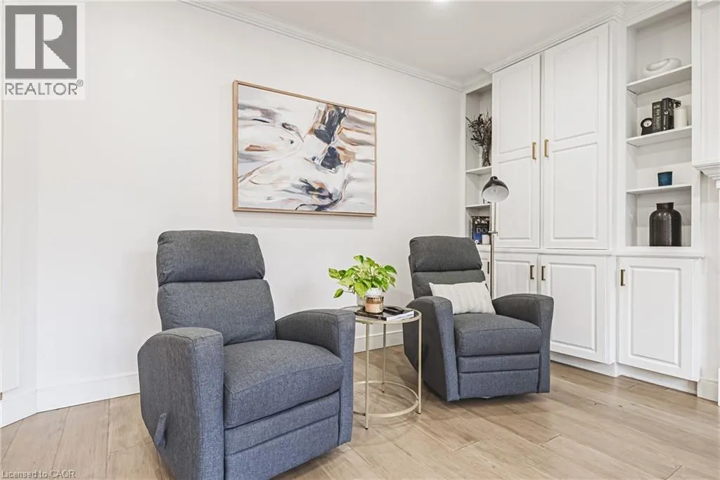 6 WINDMILL Place