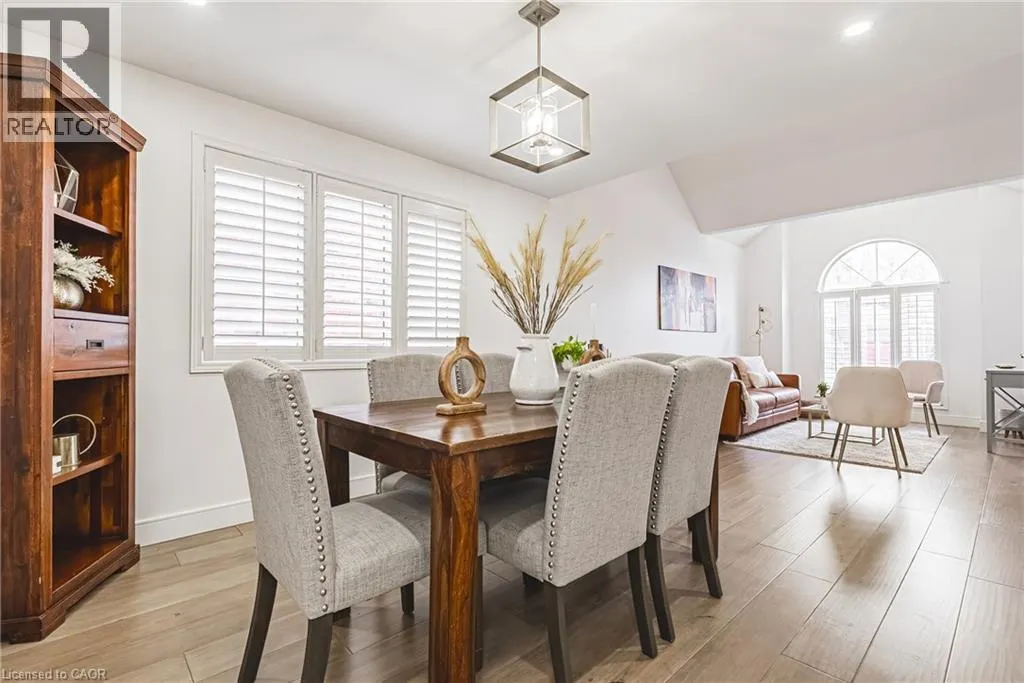 6 WINDMILL Place