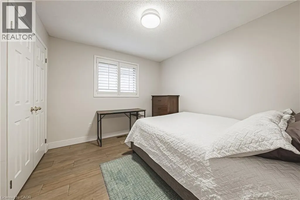 6 WINDMILL Place