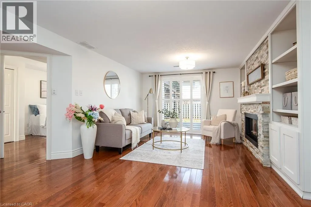 271 NEWBURY Drive