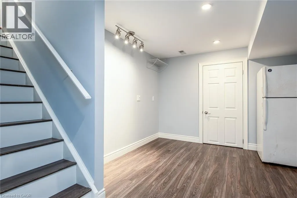 271 NEWBURY Drive