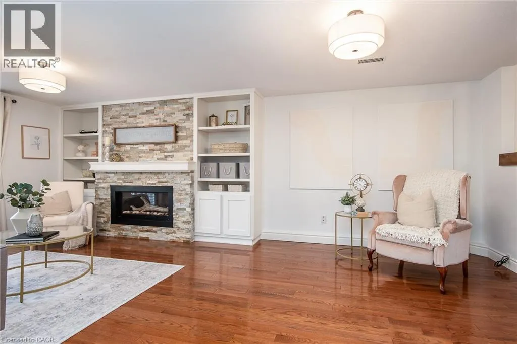 271 NEWBURY Drive