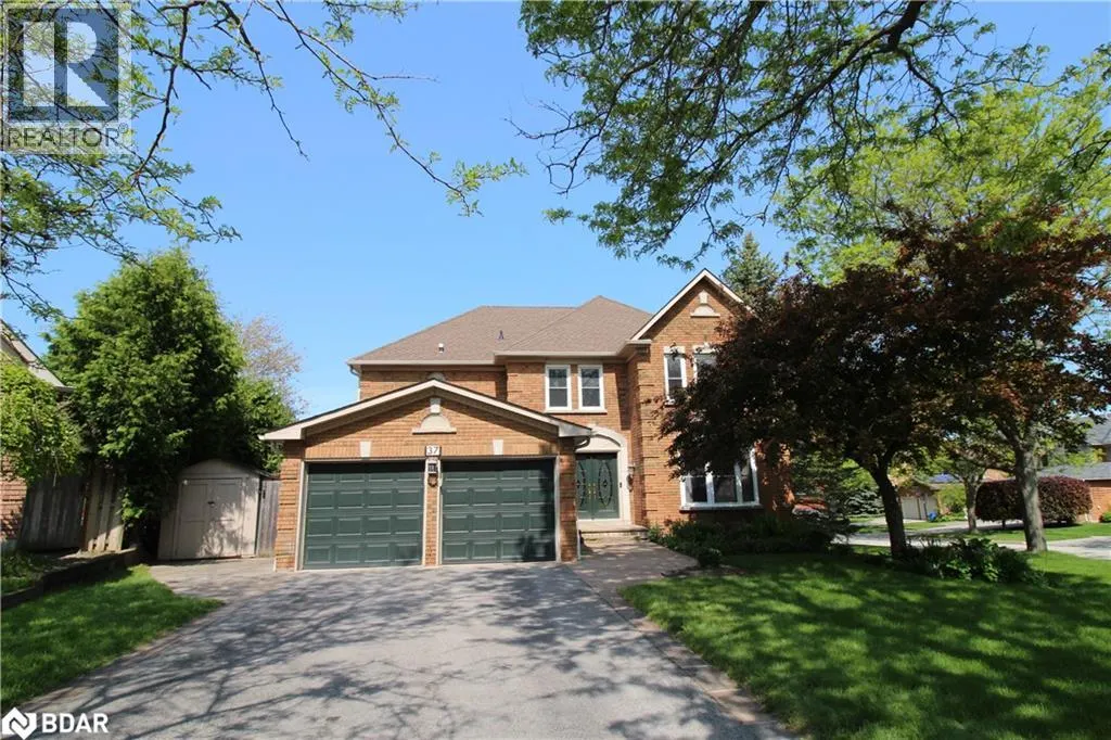 37 FALLING BROOK Drive