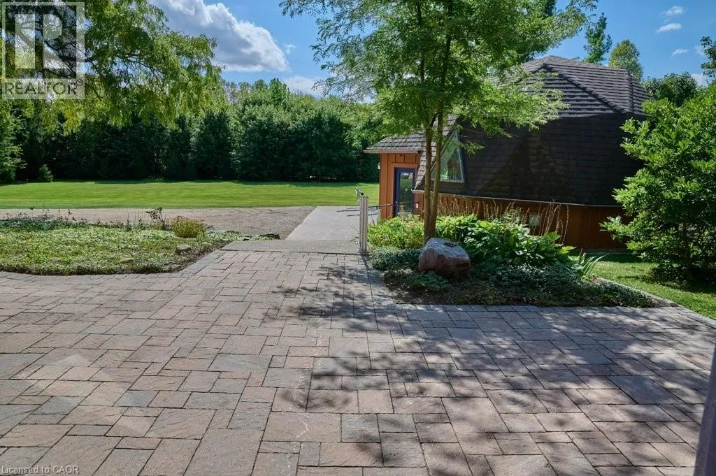 98 MEADOWBROOK Court