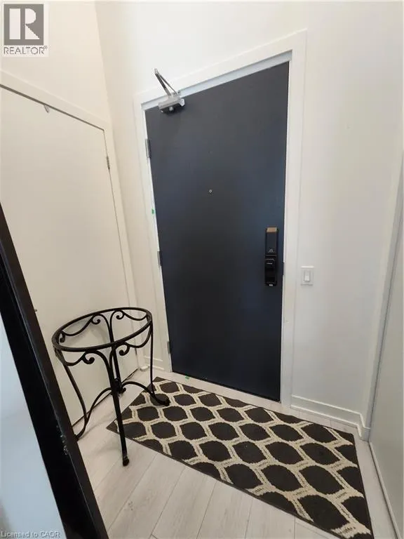 395 DUNDAS STREET WEST Street W
