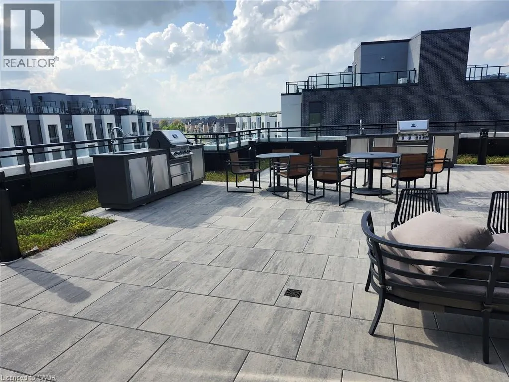 395 DUNDAS STREET WEST Street W