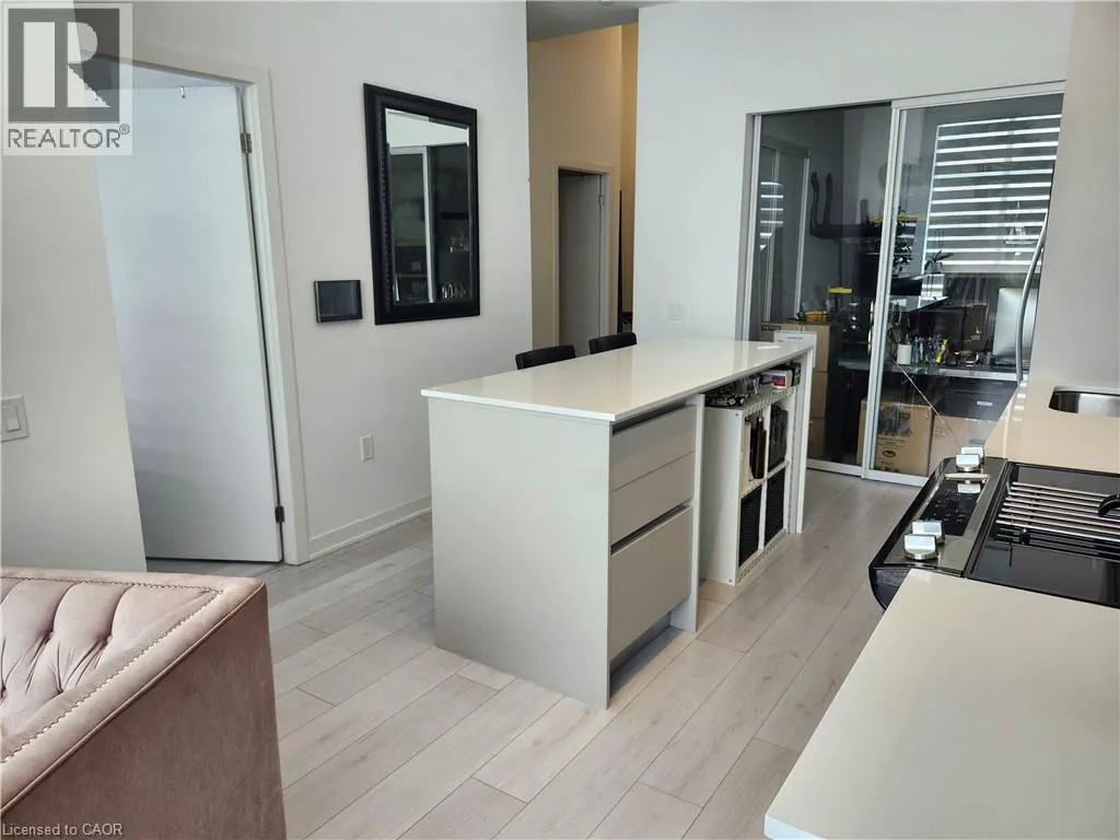 395 DUNDAS STREET WEST Street W