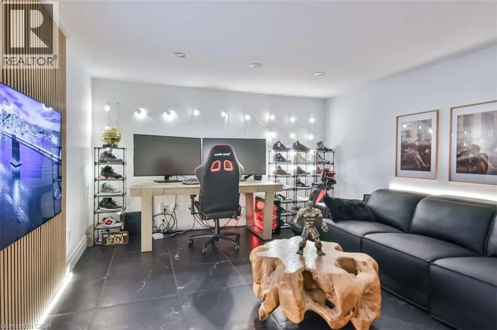 1 MORRISON PLACE Place