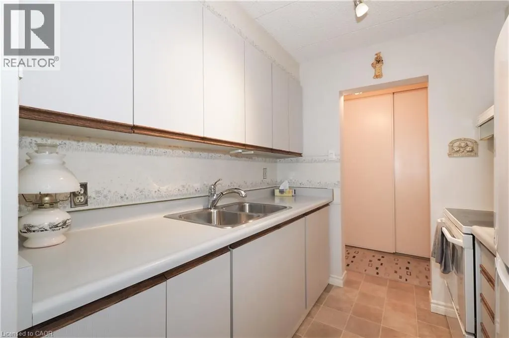 80 BRECKENRIDGE Drive Unit# 102, #102