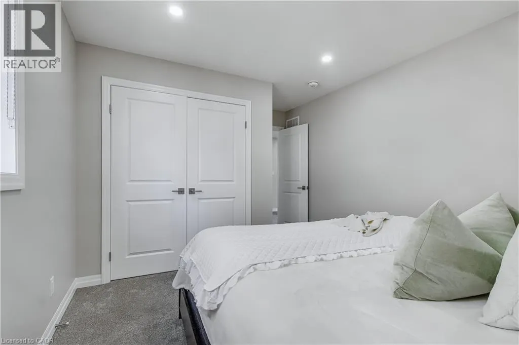 162 MOUNTAIN HOLLY COURT