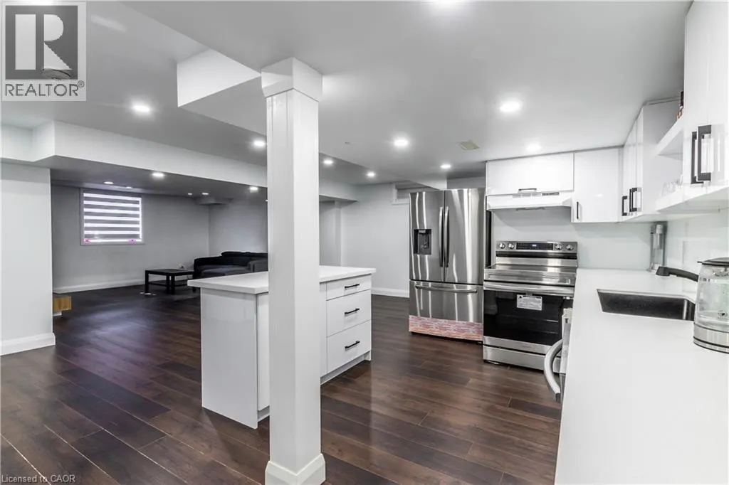 162 MOUNTAIN HOLLY COURT