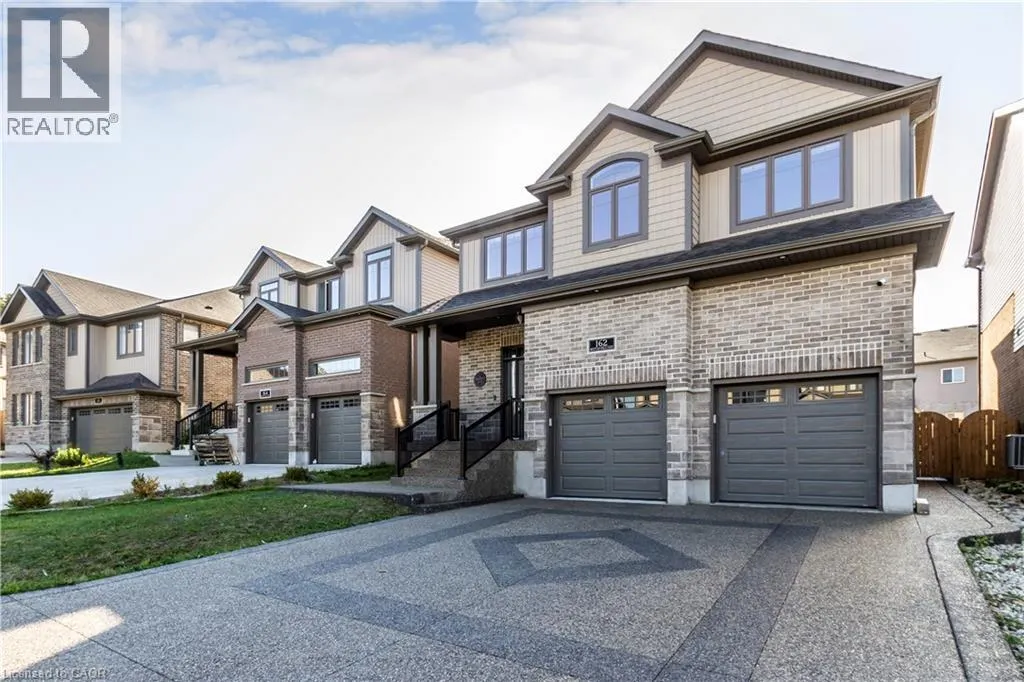 162 MOUNTAIN HOLLY COURT