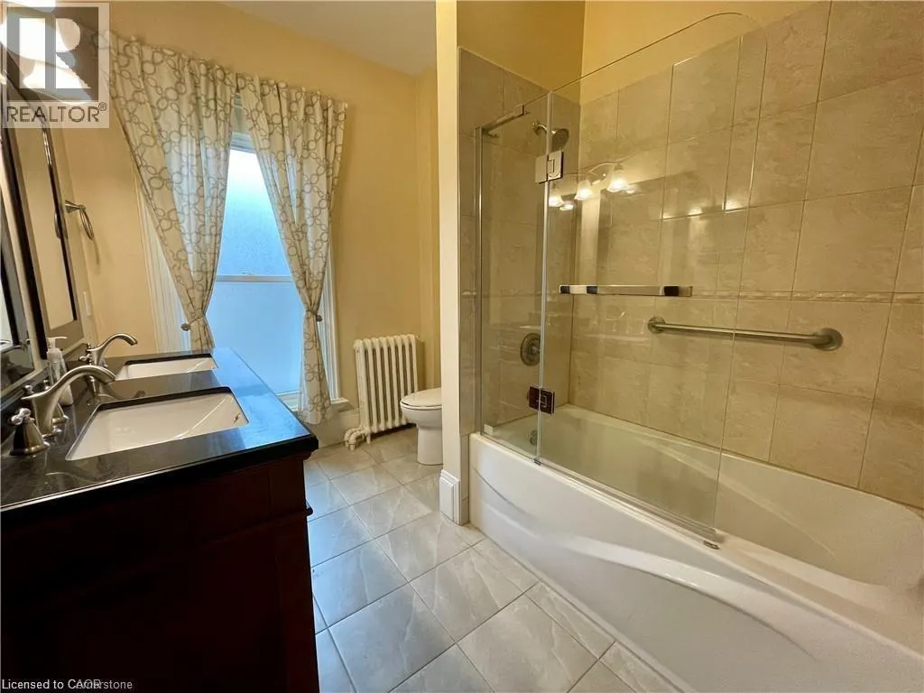 203 MACNAB Street S Unit# 8, #8