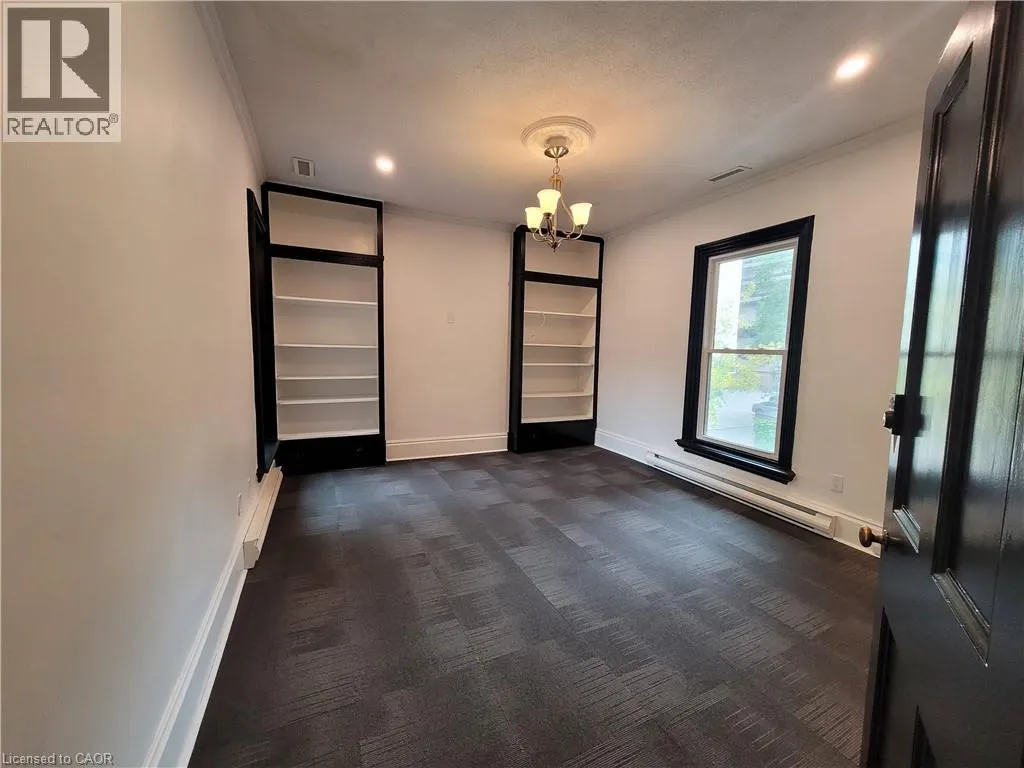 203 MACNAB Street S Unit# 8, #8