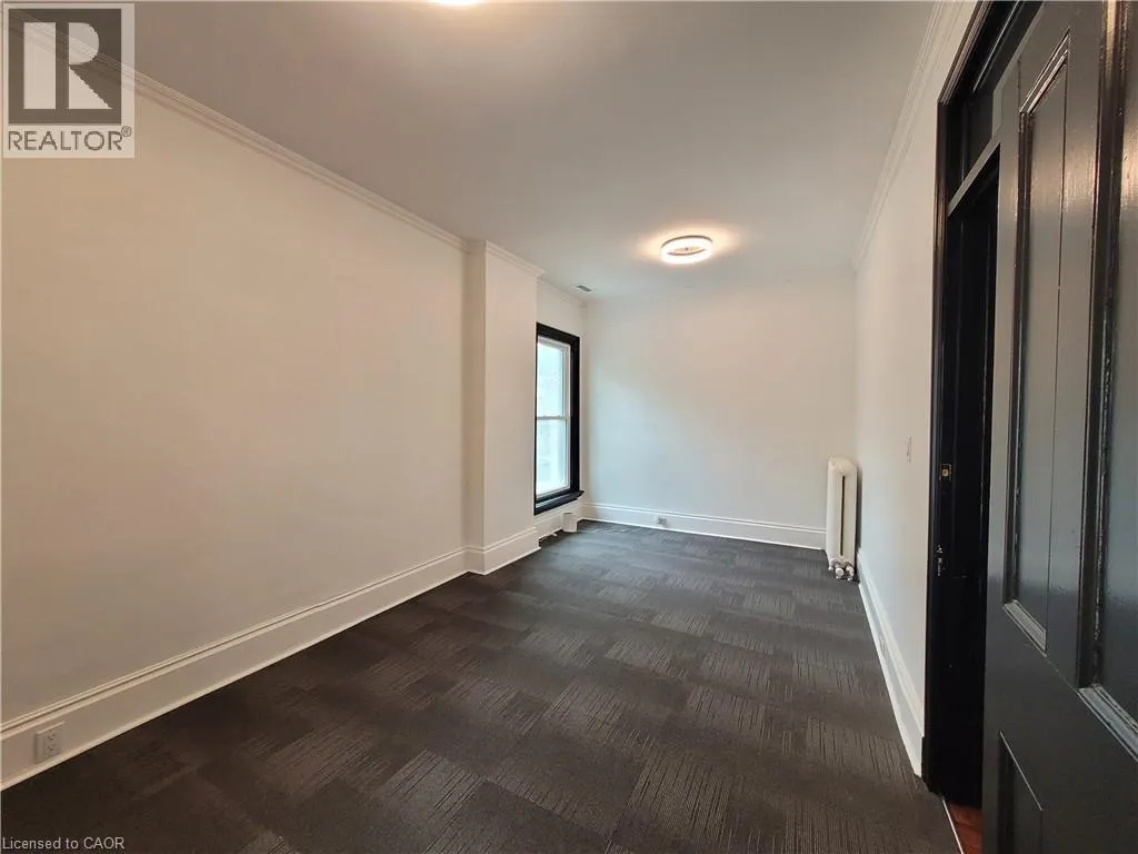 203 MACNAB Street S Unit# 8, #8
