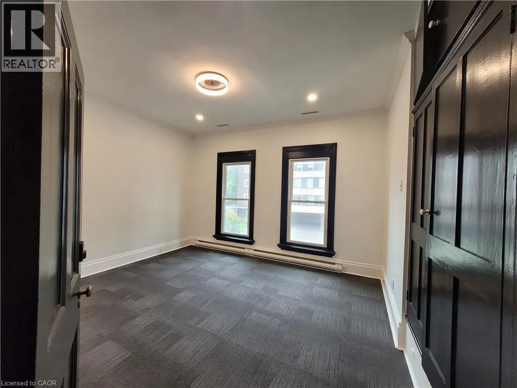 203 MACNAB Street S Unit# 8, #8
