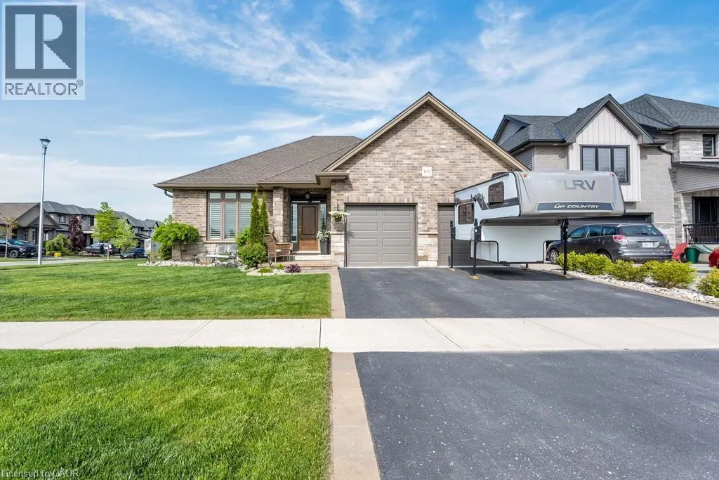 100 TAMARACK Boulevard