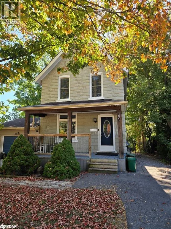109 BORLAND Street E
