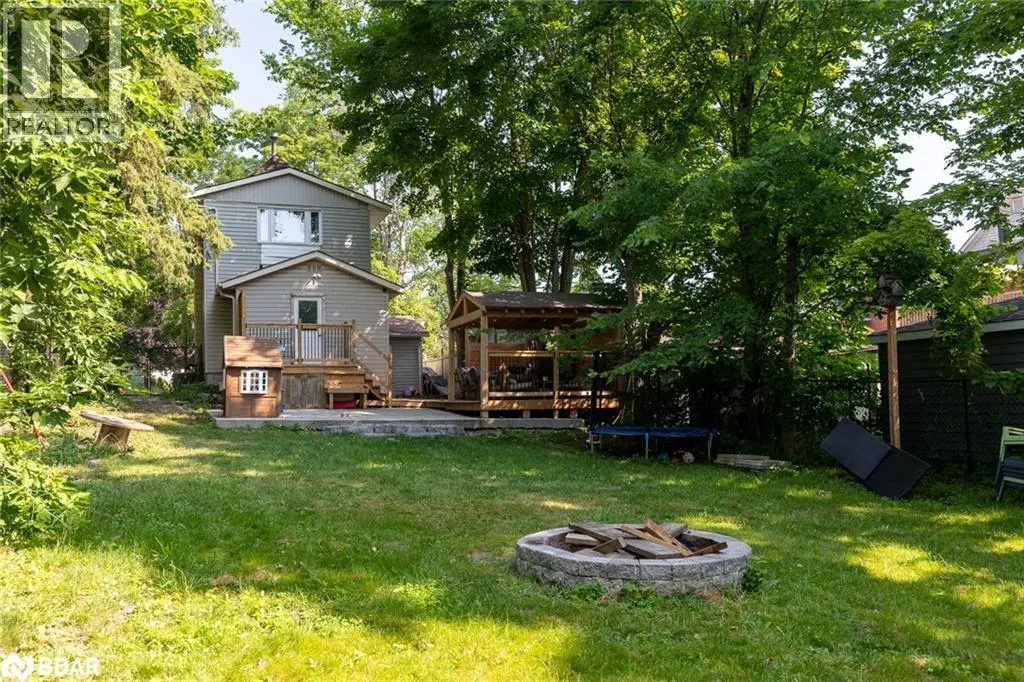 109 BORLAND Street E