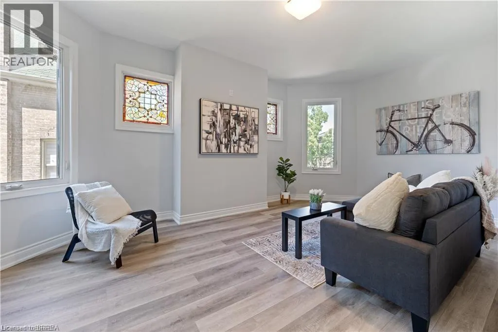 16 ARTHUR Street Unit# 2A, #2A
