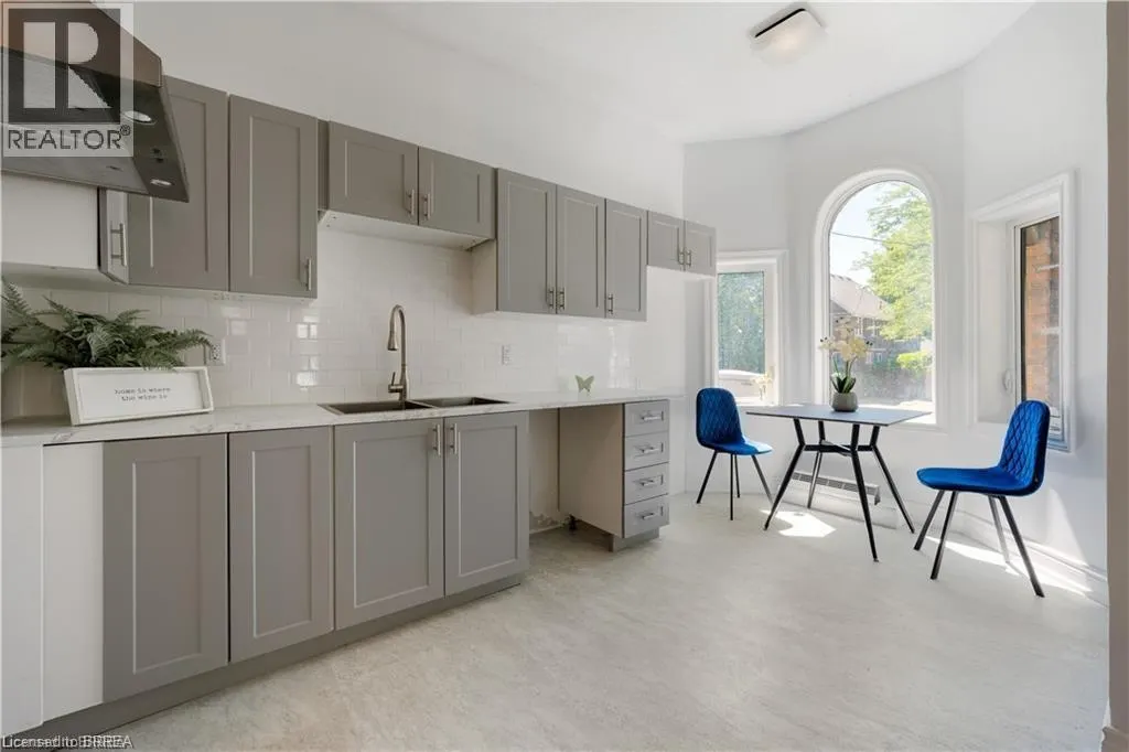 16 ARTHUR Street Unit# 2A, #2A