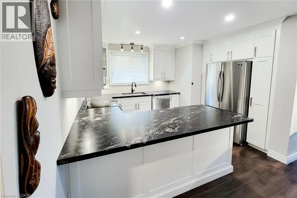 2 SILVERTON Drive