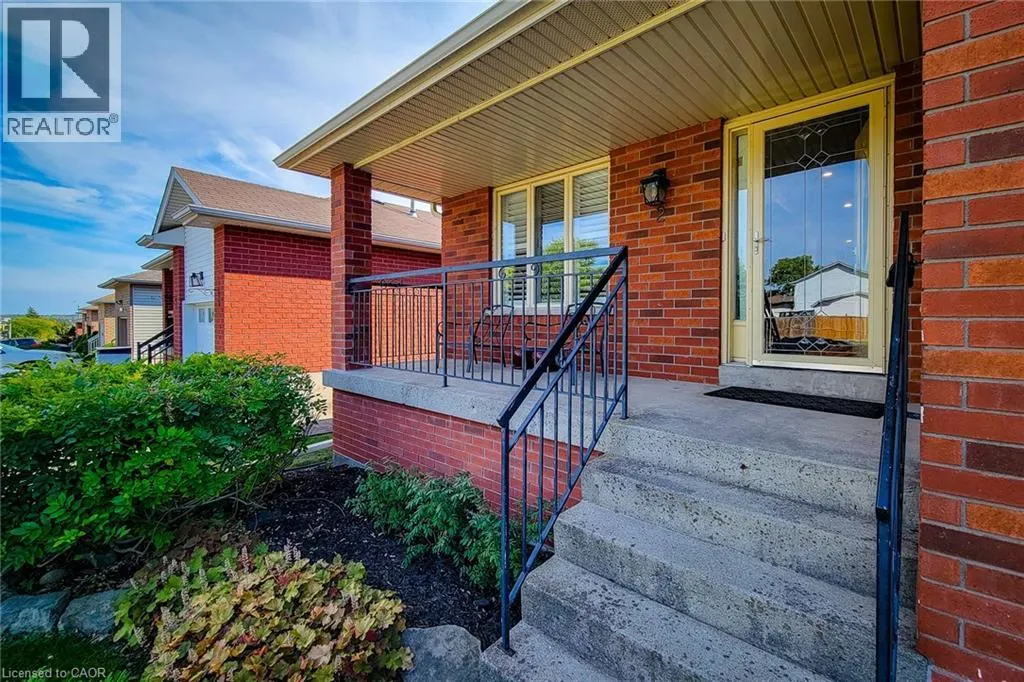 2 SILVERTON Drive