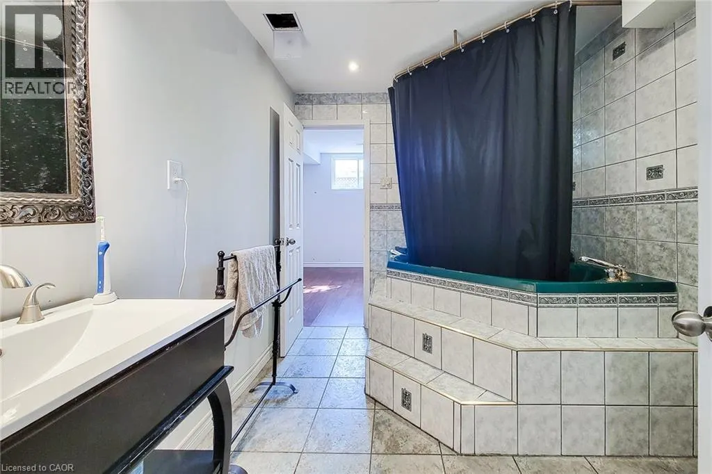 2 SILVERTON Drive
