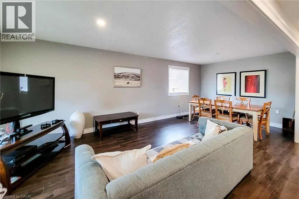 2 SILVERTON Drive