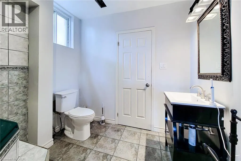 2 SILVERTON Drive