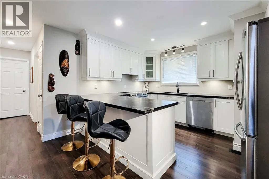 2 SILVERTON Drive