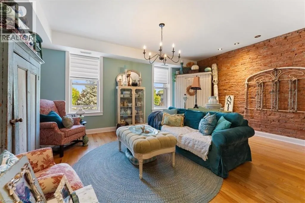 3710 MAIN Street Unit# 201, #201
