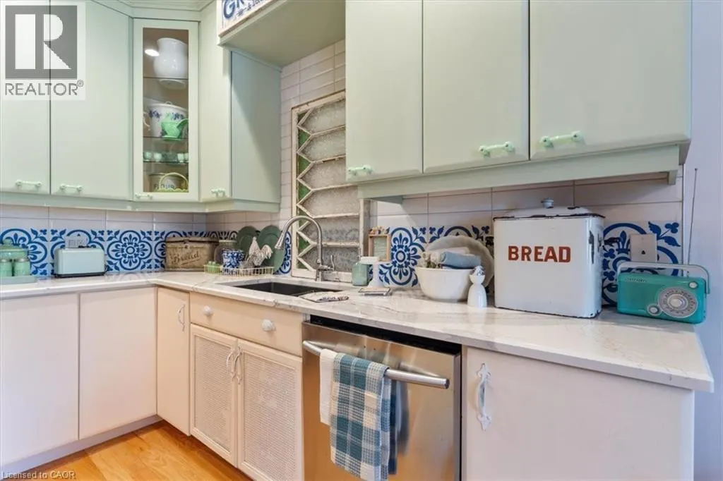 3710 MAIN Street Unit# 201, #201