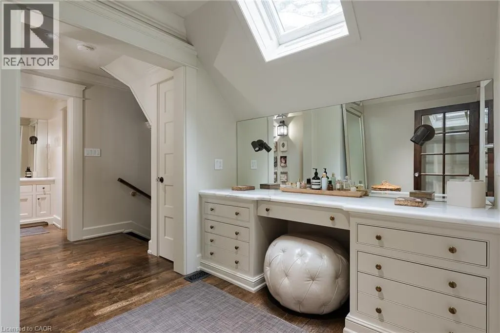 243 ALSCOT Crescent