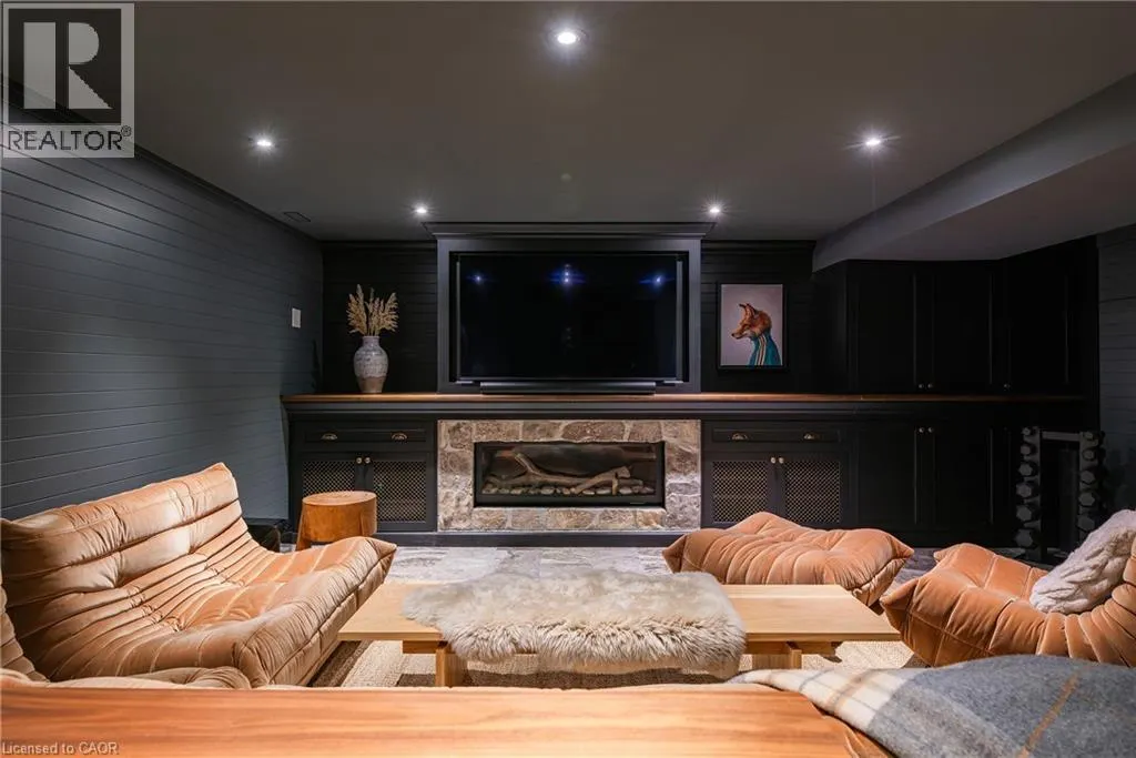 243 ALSCOT Crescent