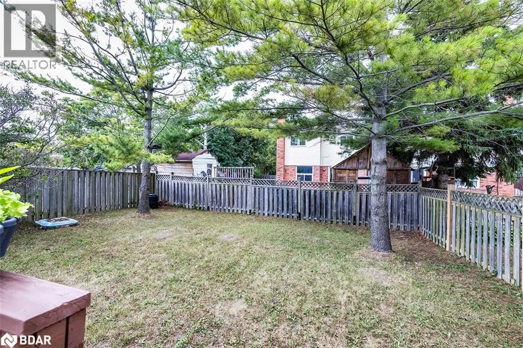 44 HEWITT Crescent