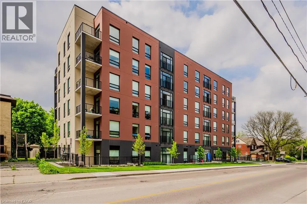 24 UNION Street E Unit# 104, #104