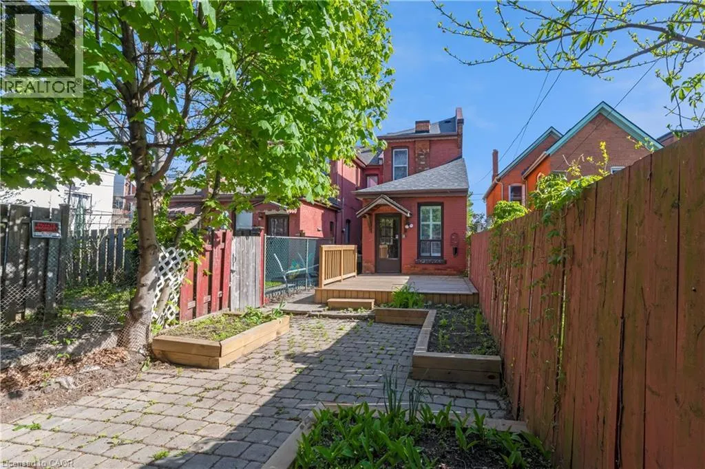 16 MURRAY Street E