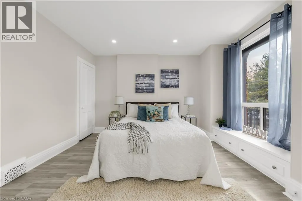 16 MURRAY Street E