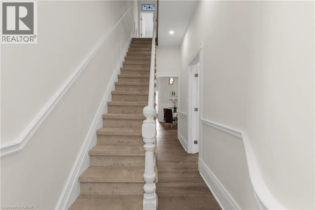 16 MURRAY Street E