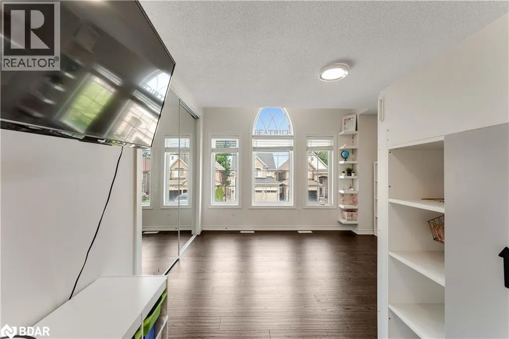 2199 DAWSON CRESCENT