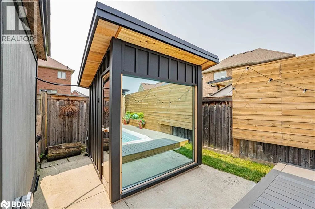 2199 DAWSON CRESCENT