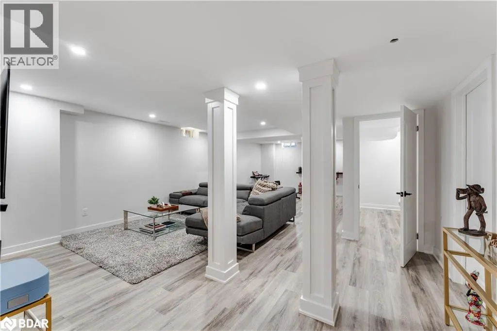 2199 DAWSON CRESCENT