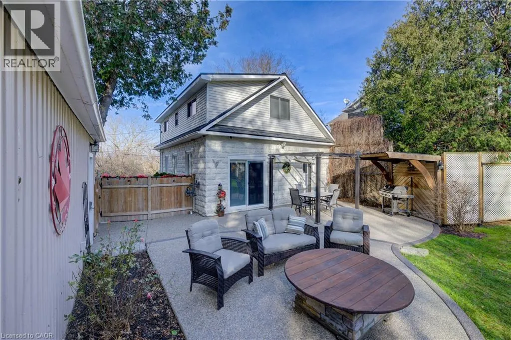 17 MEADOWCREEK Lane