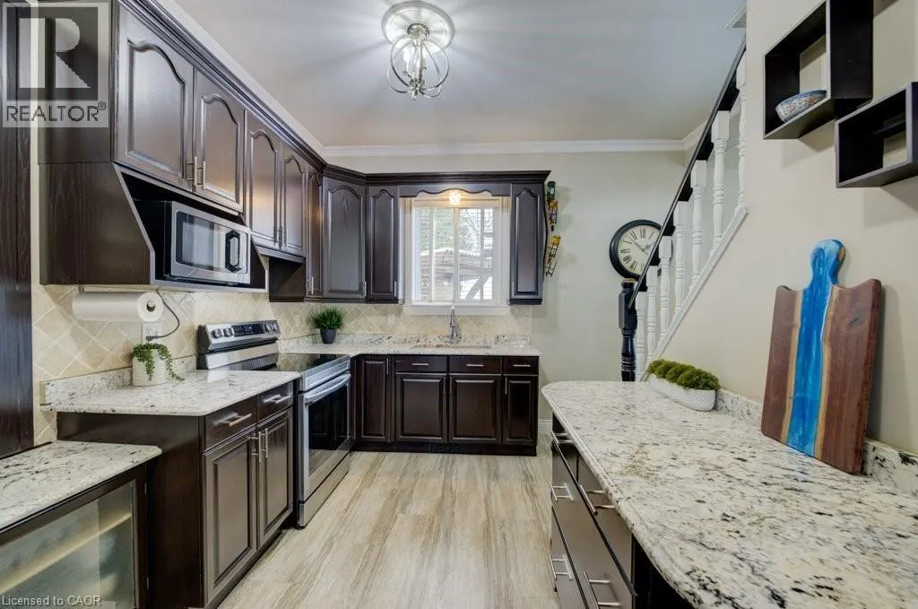 17 MEADOWCREEK Lane